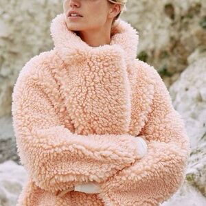 Urban Outfitters Oversized Peach Teddy Jacket SZ S